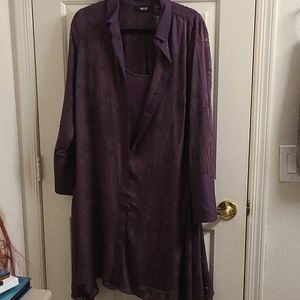 Never worn 2-piece dress. Price tag still attached. I changed my mind about it.